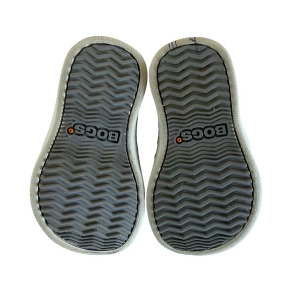 BOGS Kicker Slip On Shoes Size 4 - Picture 5 of 5